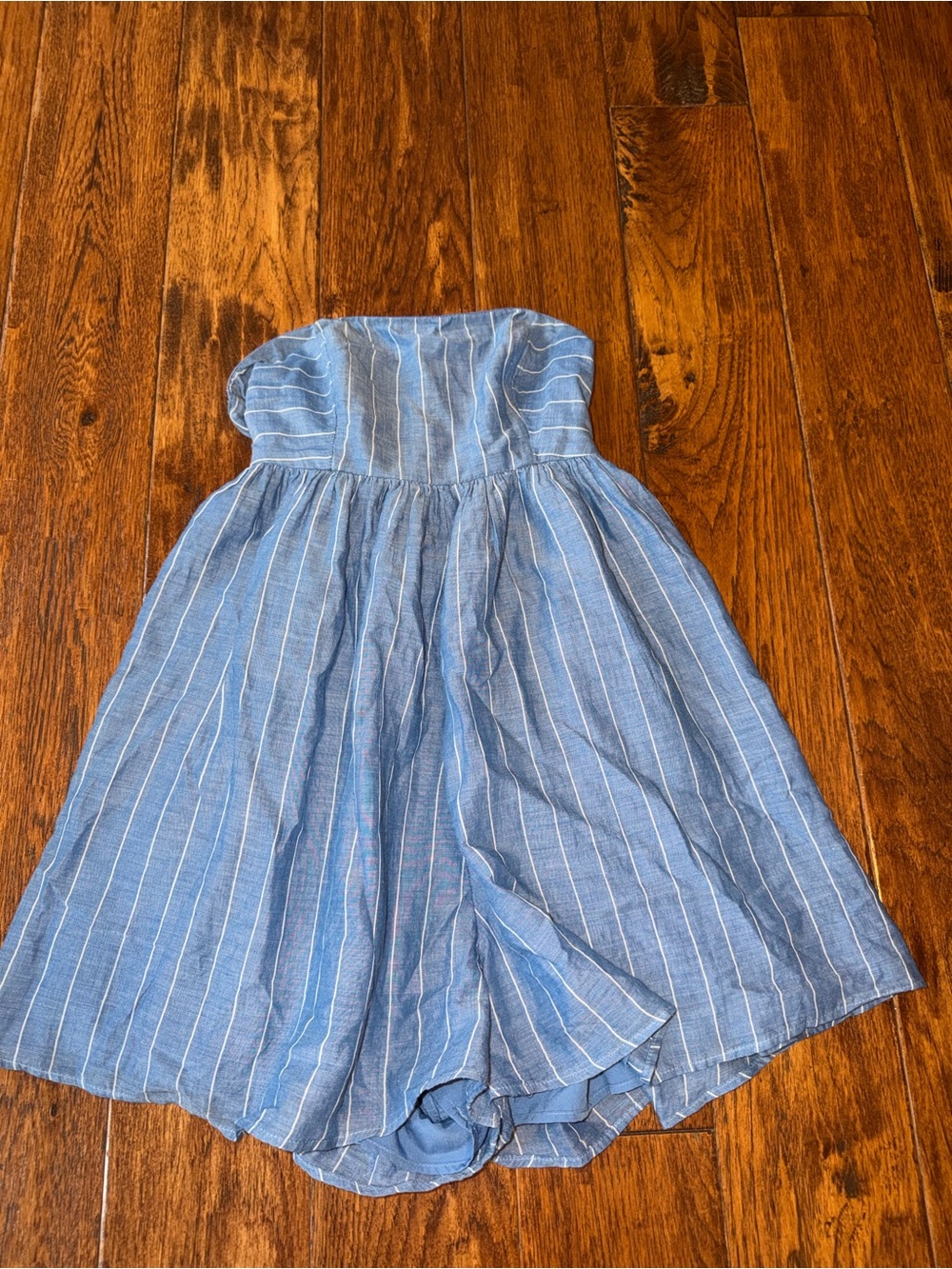 EUC American Eagle Outfitters Blue and White Strapless Romper SZ XS